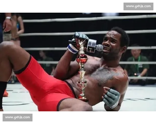 MMA金牙疯马激烈对决视频全程回放 重磅赛事精彩瞬间再现